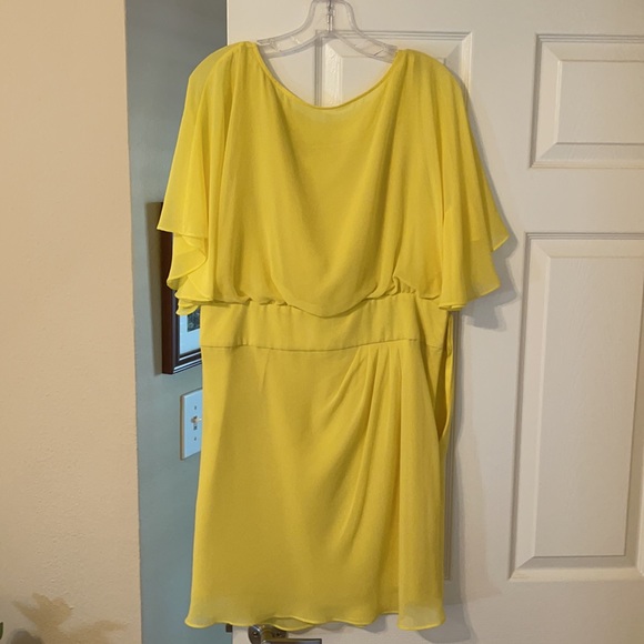 Gianni Bini Yellow flare dress- Large - Picture 5 of 5